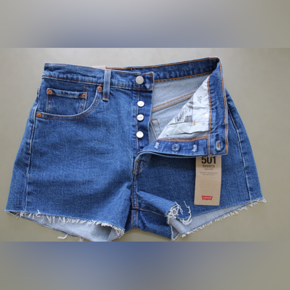 Levi’s 501 Women’s High Rise Shorts - Size 29 - Mew With Tags